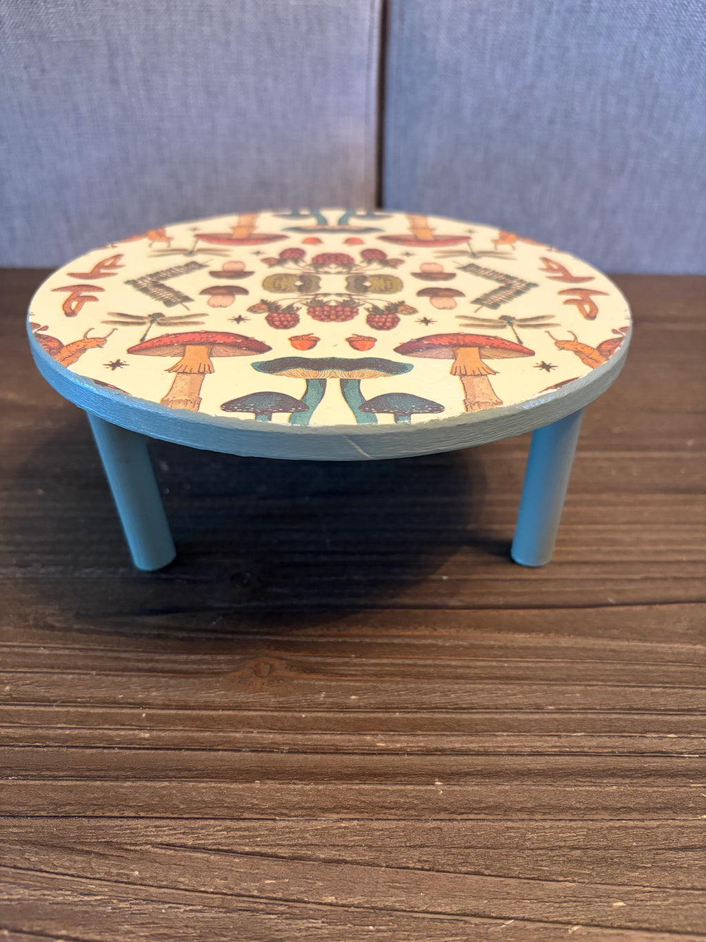 Mushroom Riser Stand