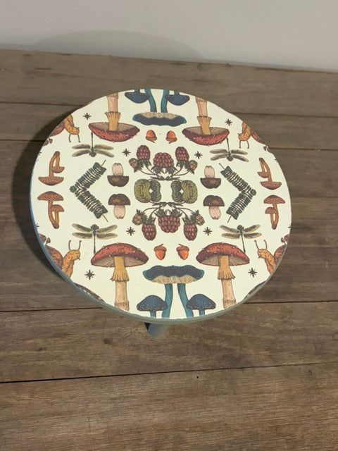 Mushroom Riser Stand